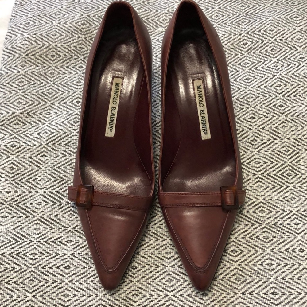 Manolo Blahnik kitten heel